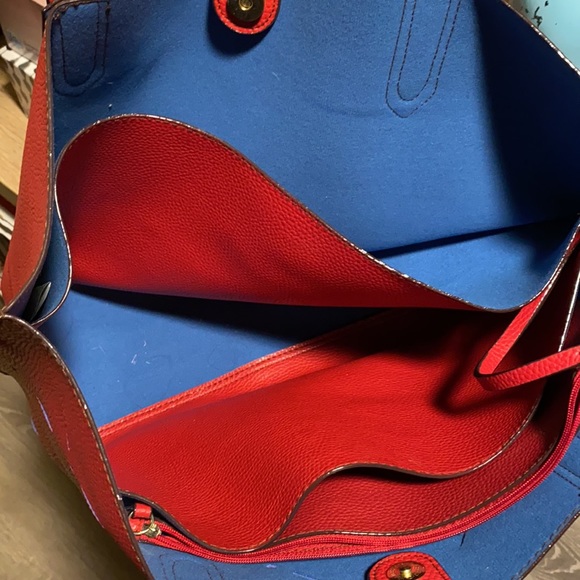 NWOT TUTILO New York perforated tote with pouch - Picture 11 of 12